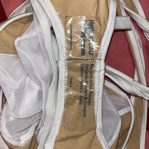 NWOT- WHITE FASHIONNOVA ONE PIECE - Picture 2 of 2